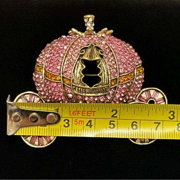 Diamond - Encrusted Pumpkin Coach Brooch - Picture 5 of 6